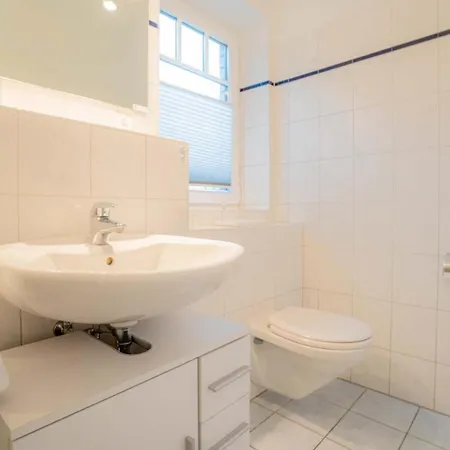 Apartment 6 Schroeder Id 045